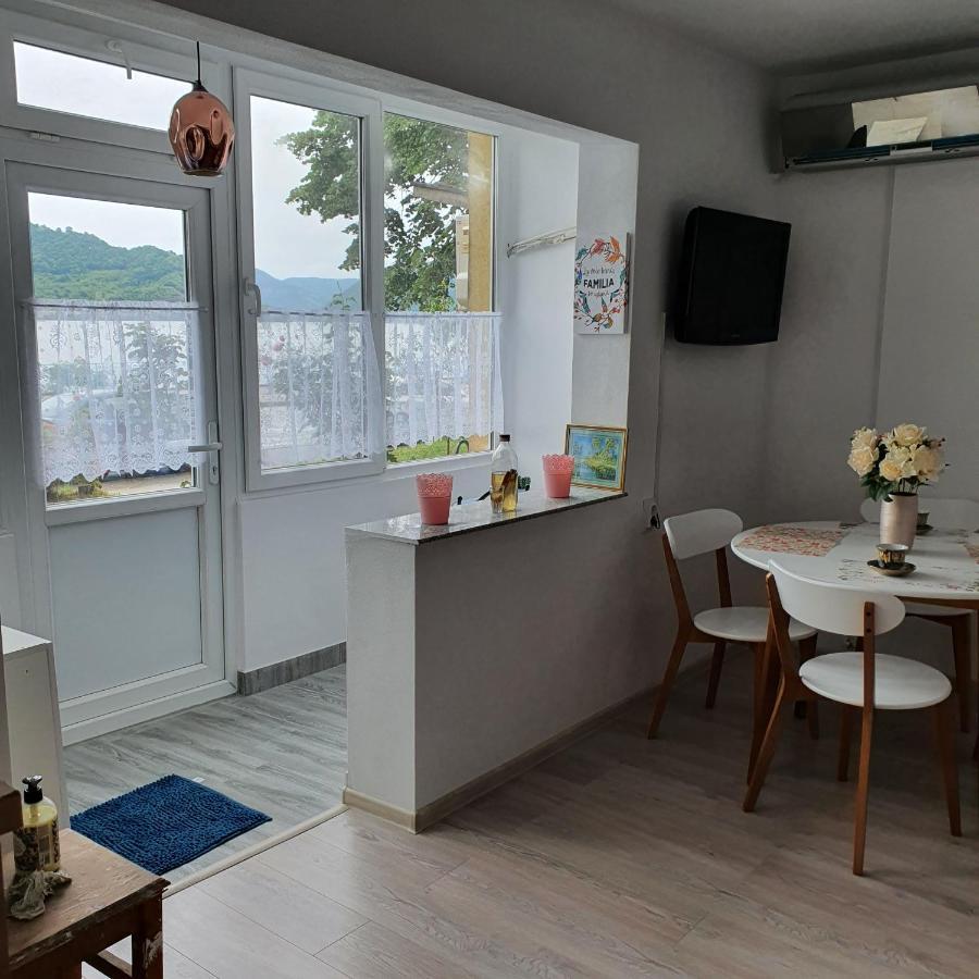 Apartmán Sendy Orşova Exteriér fotografie